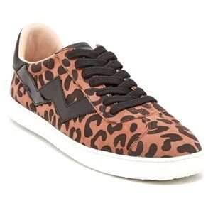 Stuart Weitzman Like New Daryl Sneaker in Leopard Print Size 6.6